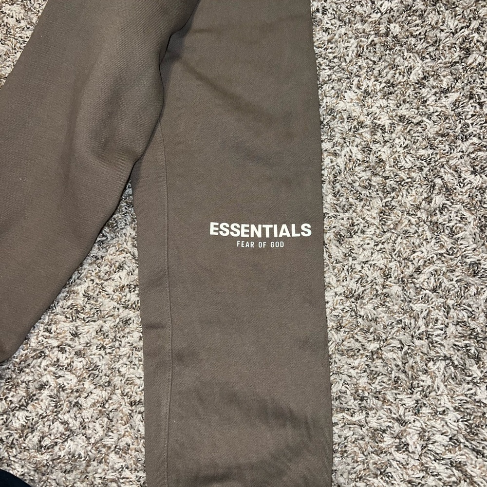 Brown essential sweatpants - Picture 2 of 3